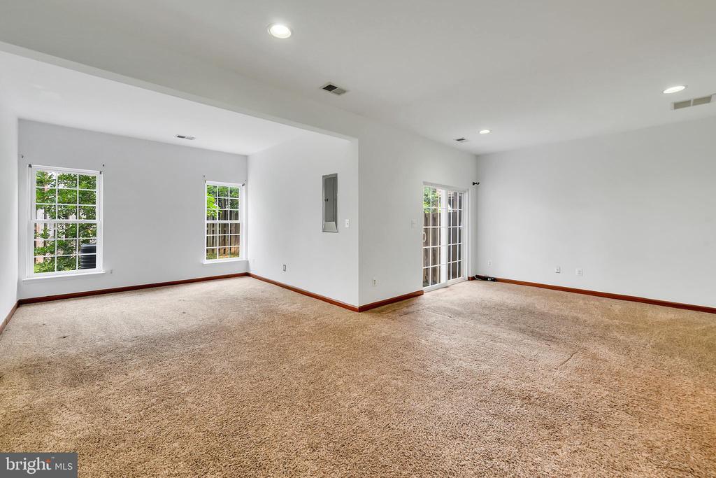 42704 SANDMAN TERRACE