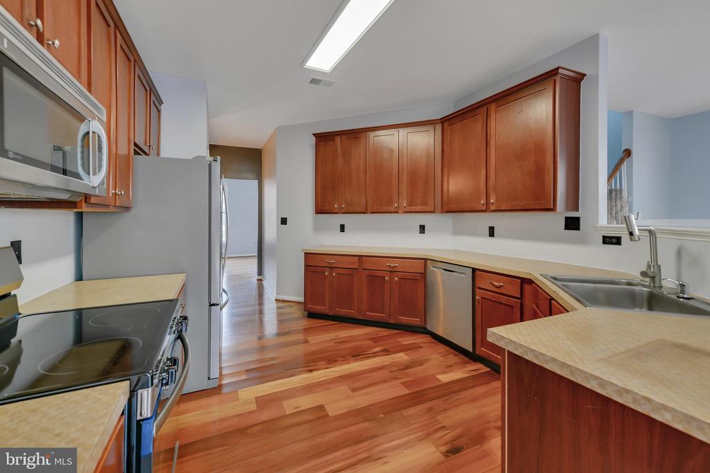 42704 SANDMAN TERRACE