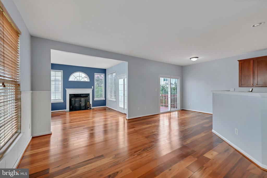 42704 SANDMAN TERRACE