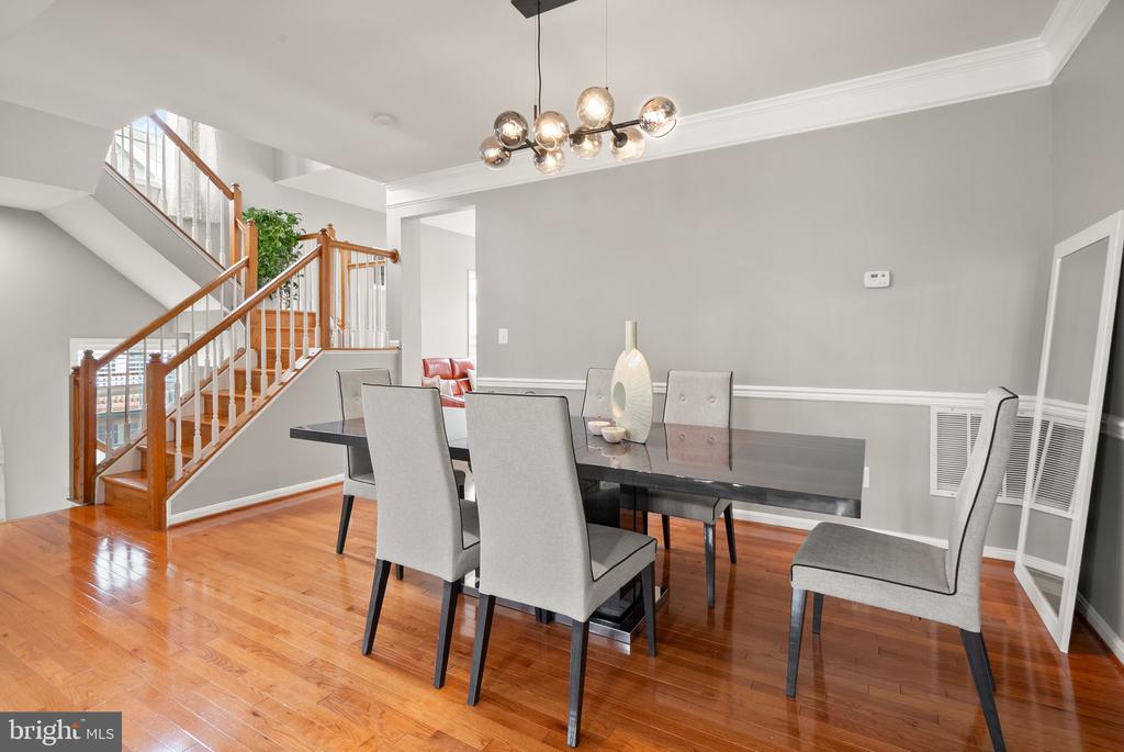 22016 DILWORTH SQUARE