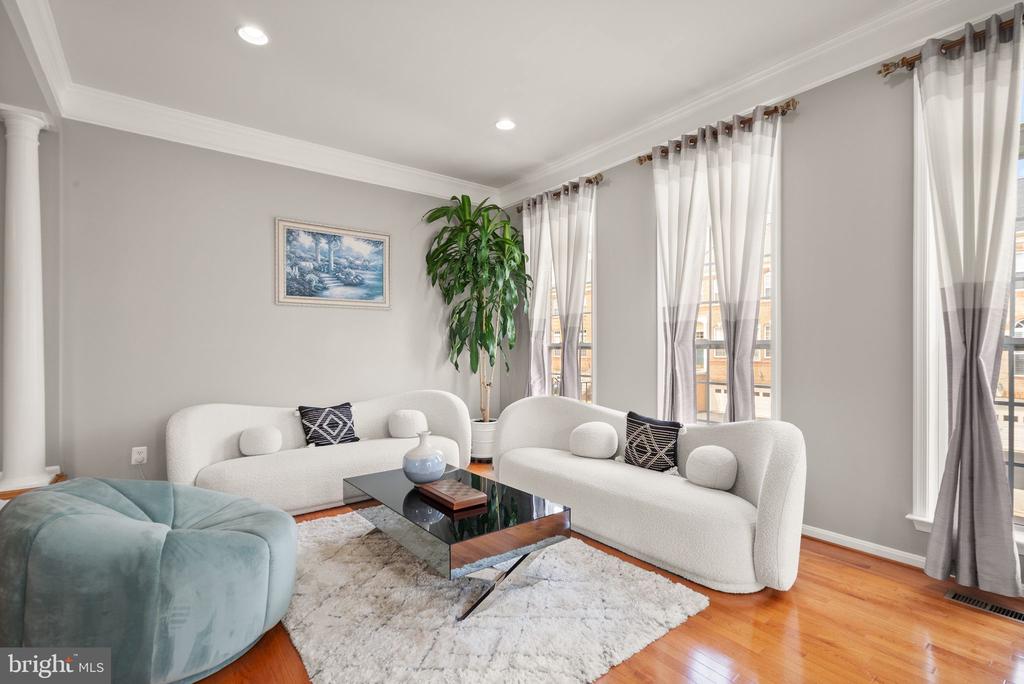 22016 DILWORTH SQUARE