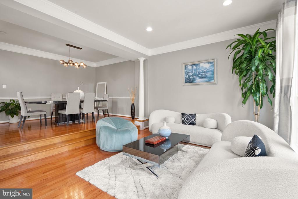 22016 DILWORTH SQUARE