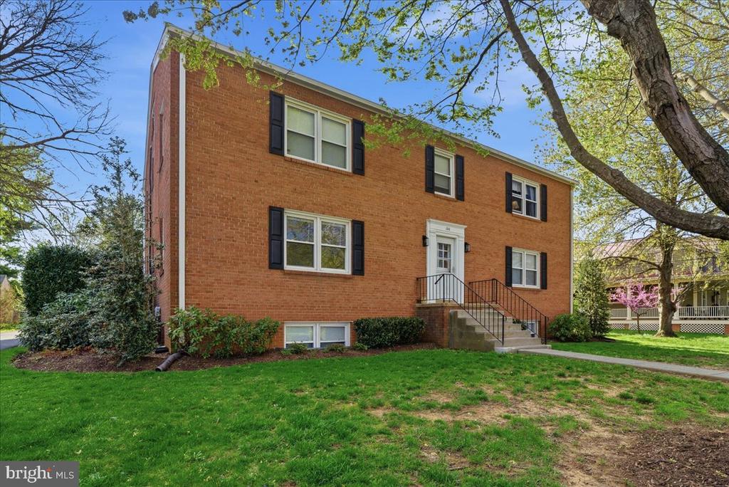 130 S 29TH STREET Unit: 2