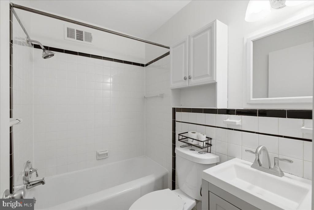 130 S 29TH STREET Unit: 5