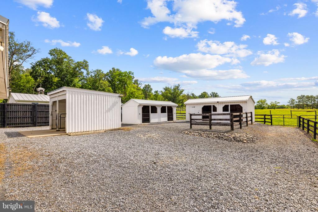 35321 SNAKE HILL ROAD