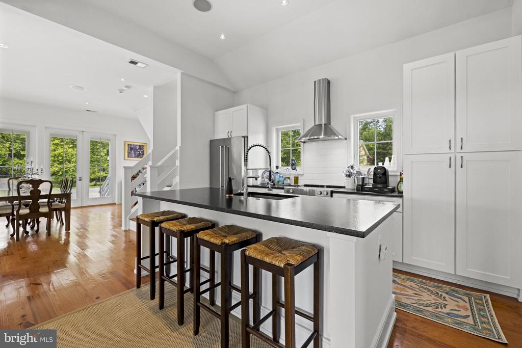 35321 SNAKE HILL ROAD