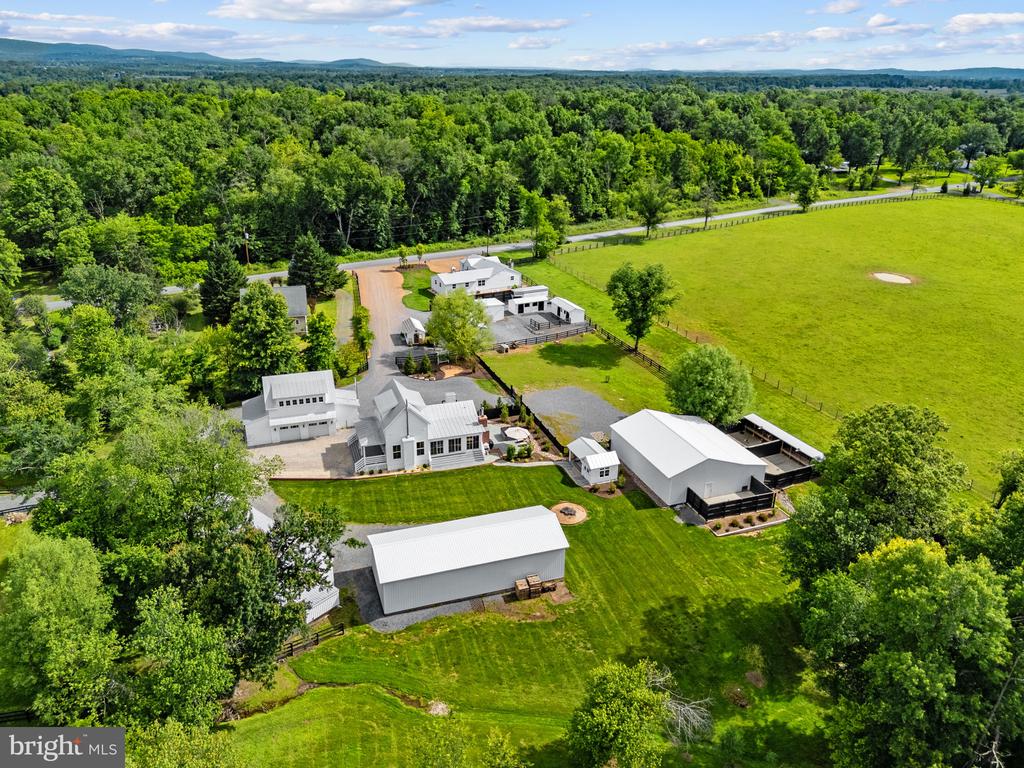 35321 SNAKE HILL ROAD