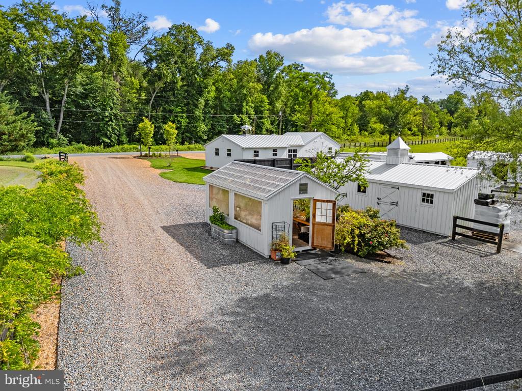 35321 SNAKE HILL ROAD
