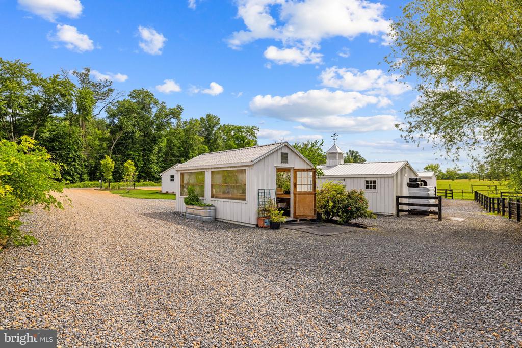 35321 SNAKE HILL ROAD