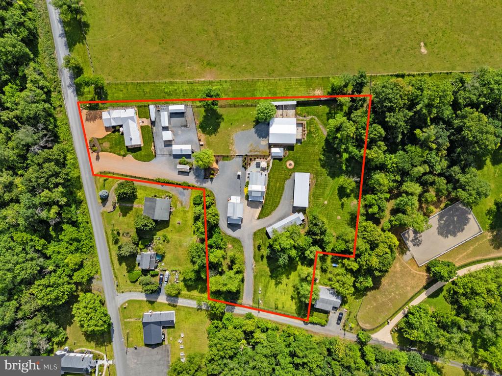 35321 SNAKE HILL ROAD