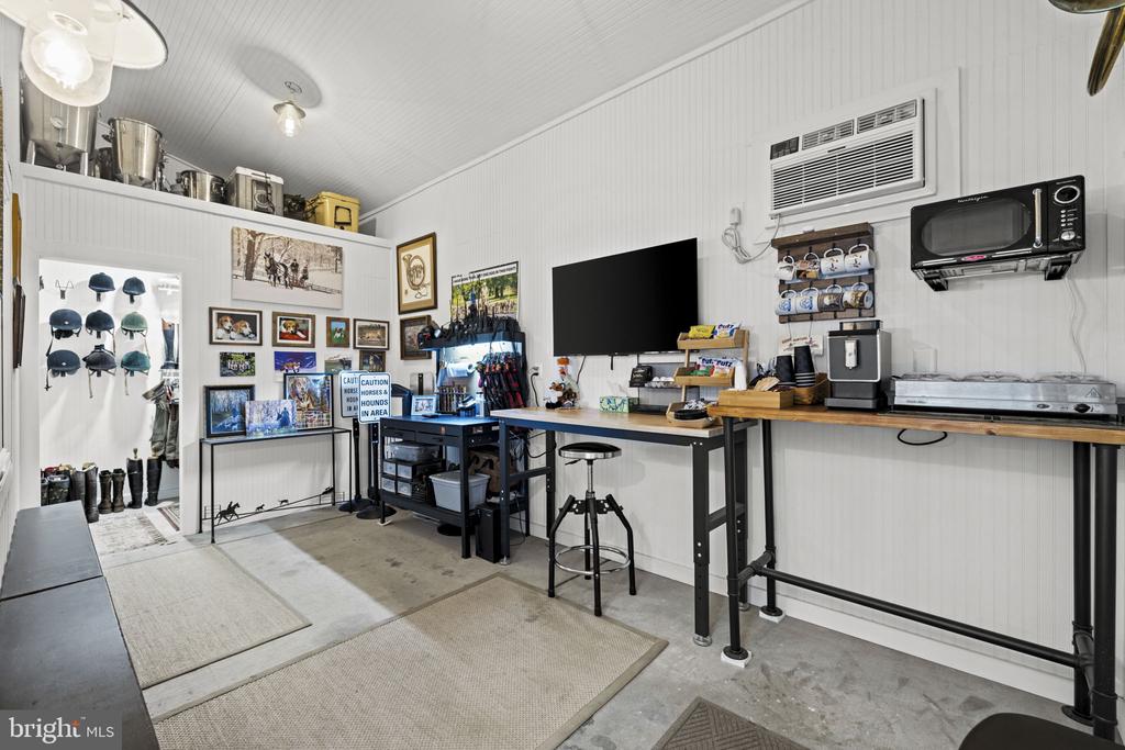 35321 SNAKE HILL ROAD