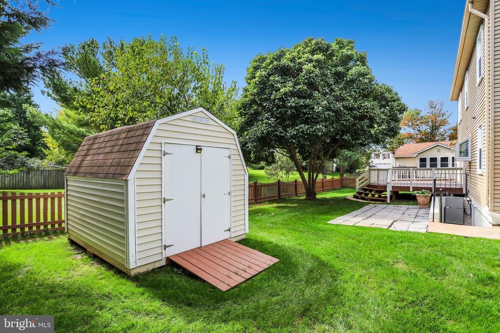 2002 JONATHAN DRIVE