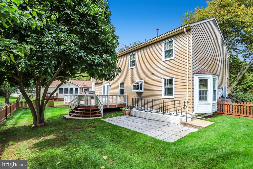 2002 JONATHAN DRIVE