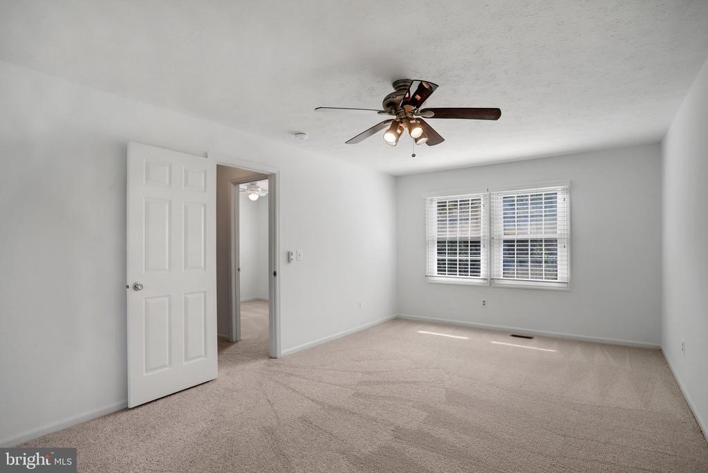 2002 JONATHAN DRIVE