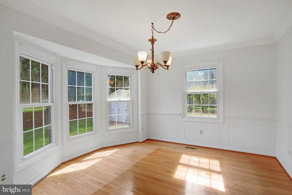 2002 JONATHAN DRIVE