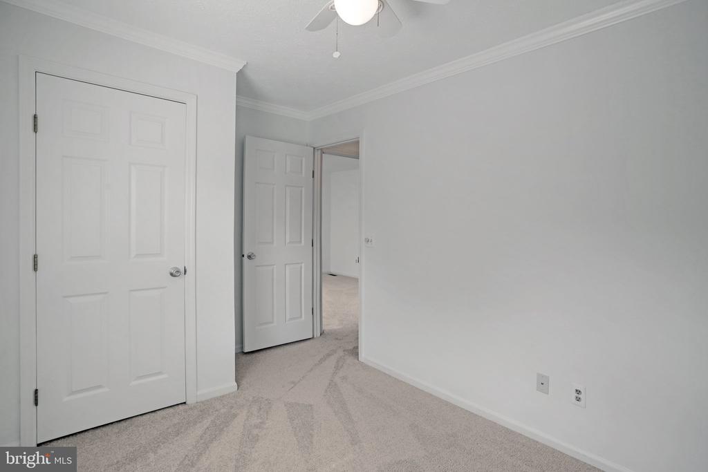 2002 JONATHAN DRIVE