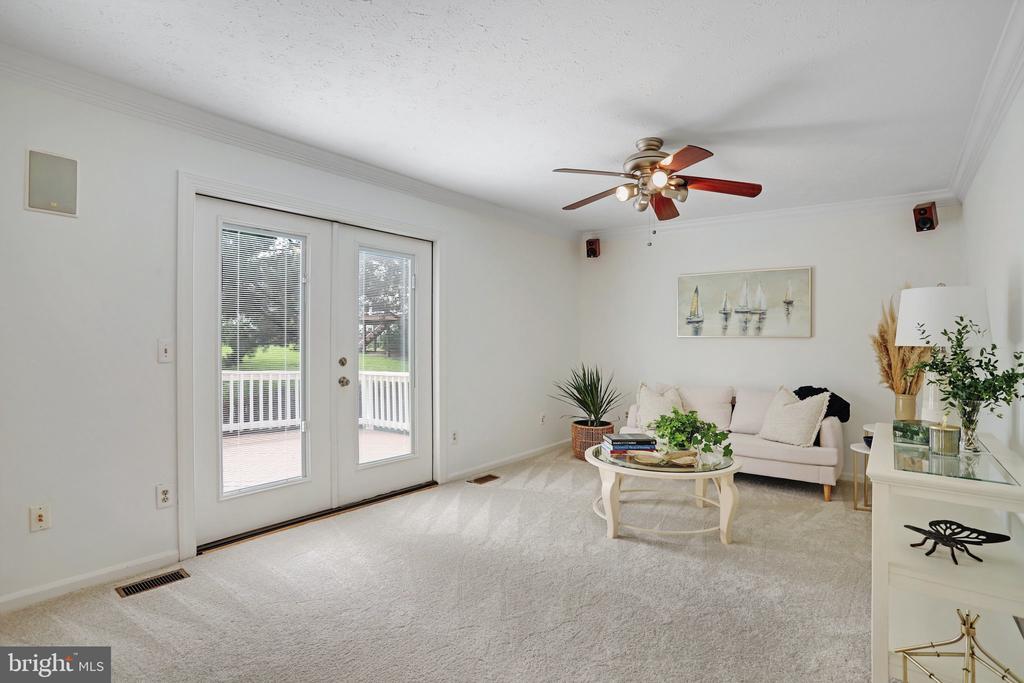 2002 JONATHAN DRIVE