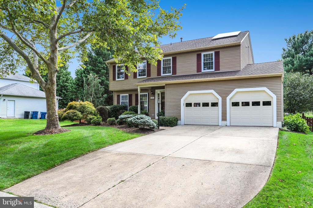 2002 JONATHAN DRIVE