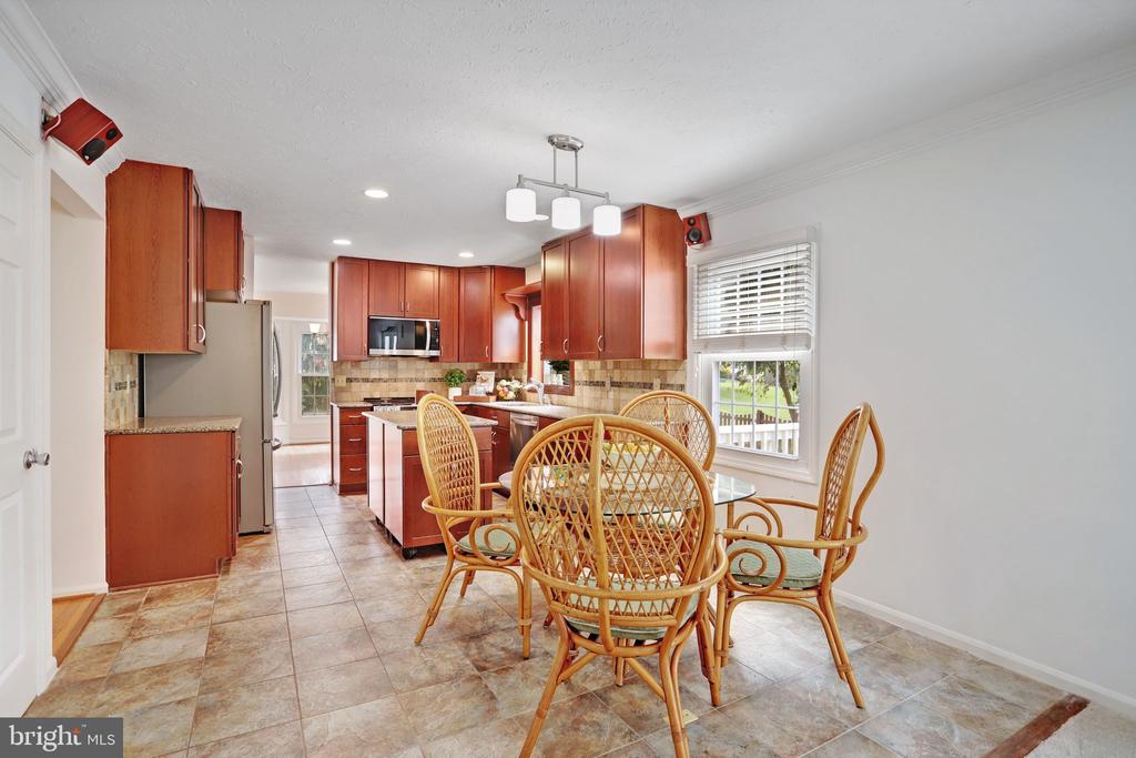 2002 JONATHAN DRIVE