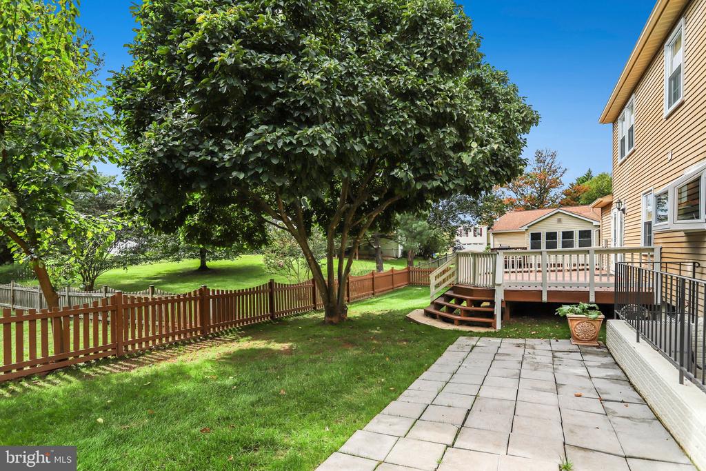 2002 JONATHAN DRIVE