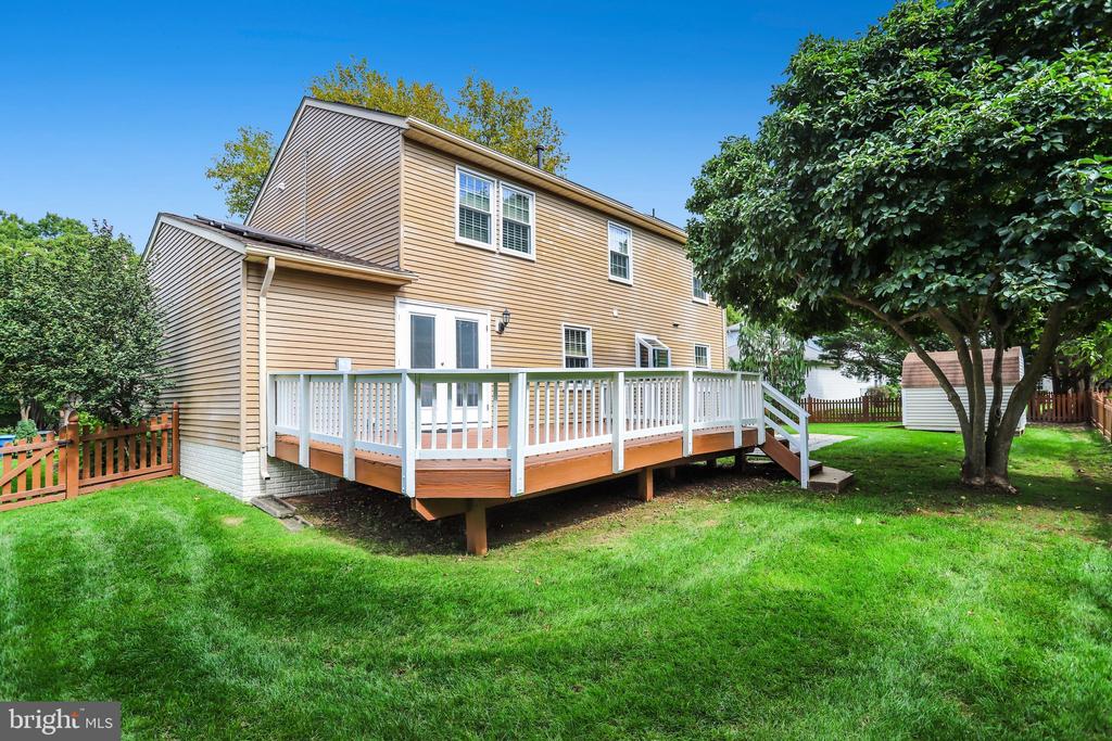 2002 JONATHAN DRIVE