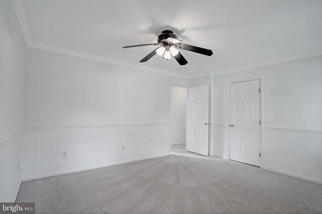 2002 JONATHAN DRIVE
