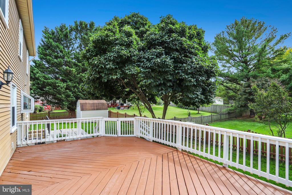 2002 JONATHAN DRIVE