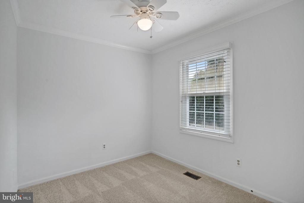 2002 JONATHAN DRIVE