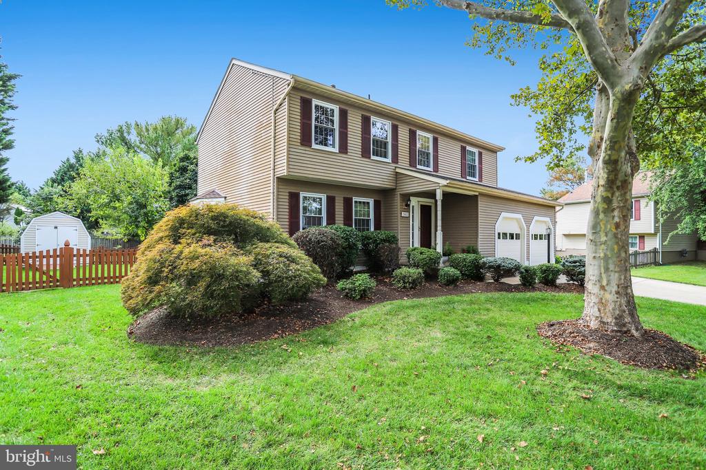 2002 JONATHAN DRIVE