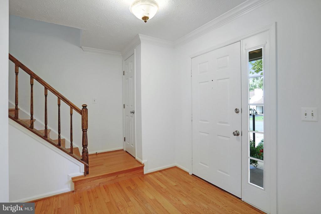 2002 JONATHAN DRIVE