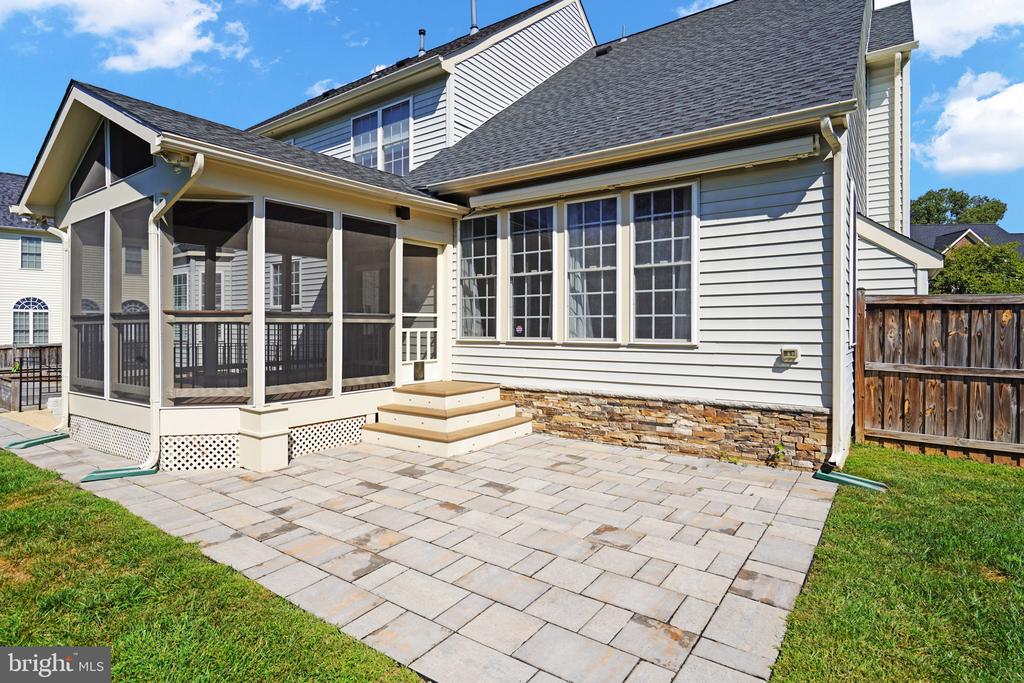 45917 PULLMAN COURT