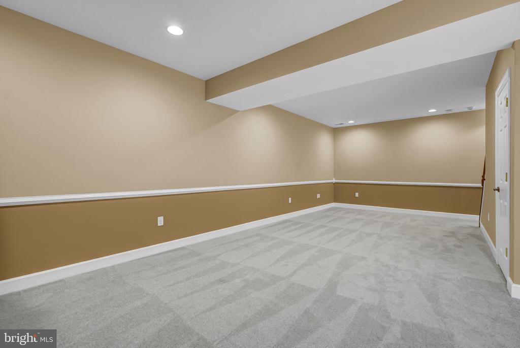 45917 PULLMAN COURT