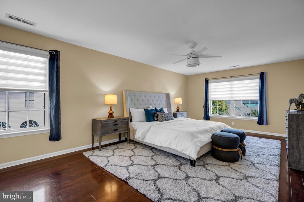 45917 PULLMAN COURT