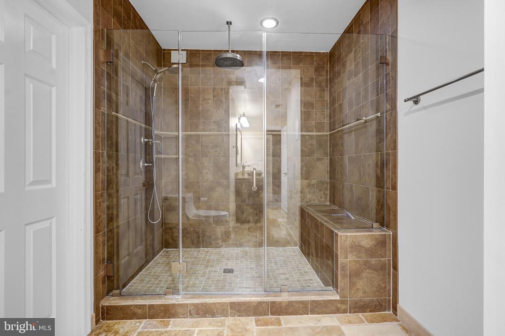 45917 PULLMAN COURT