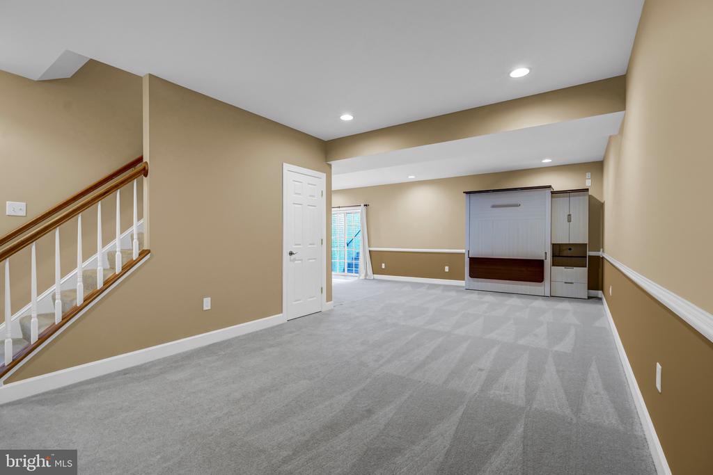 45917 PULLMAN COURT
