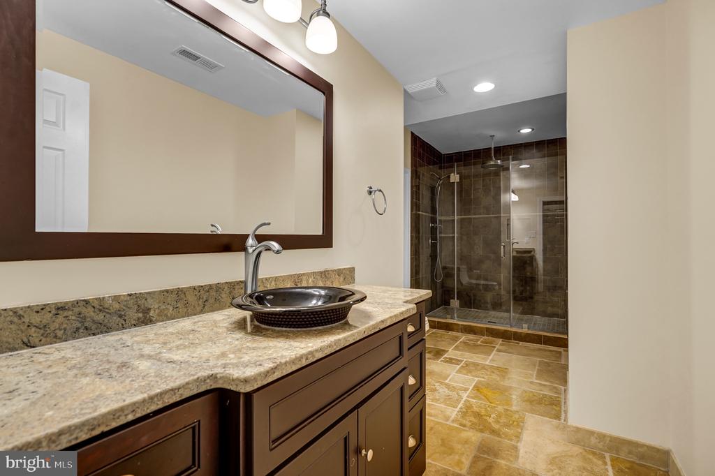 45917 PULLMAN COURT
