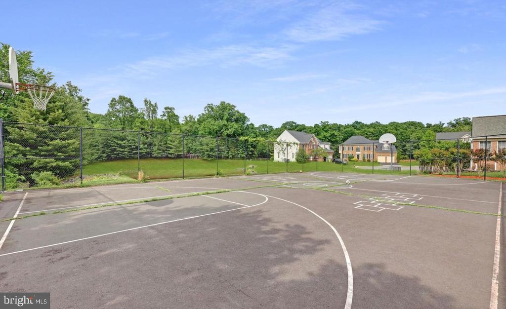 45917 PULLMAN COURT