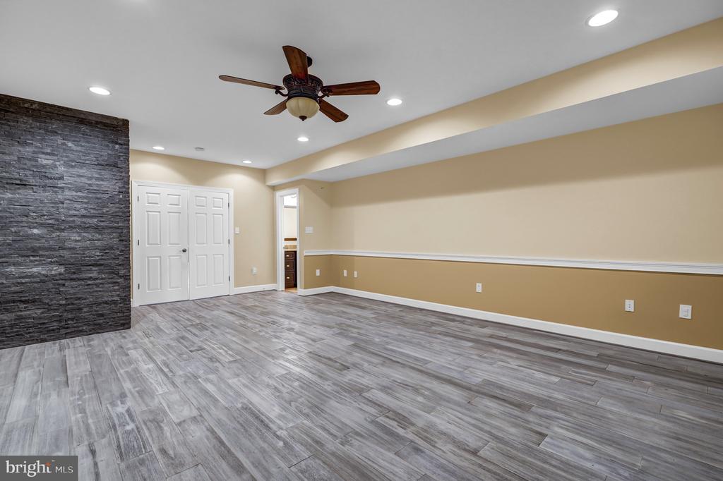 45917 PULLMAN COURT