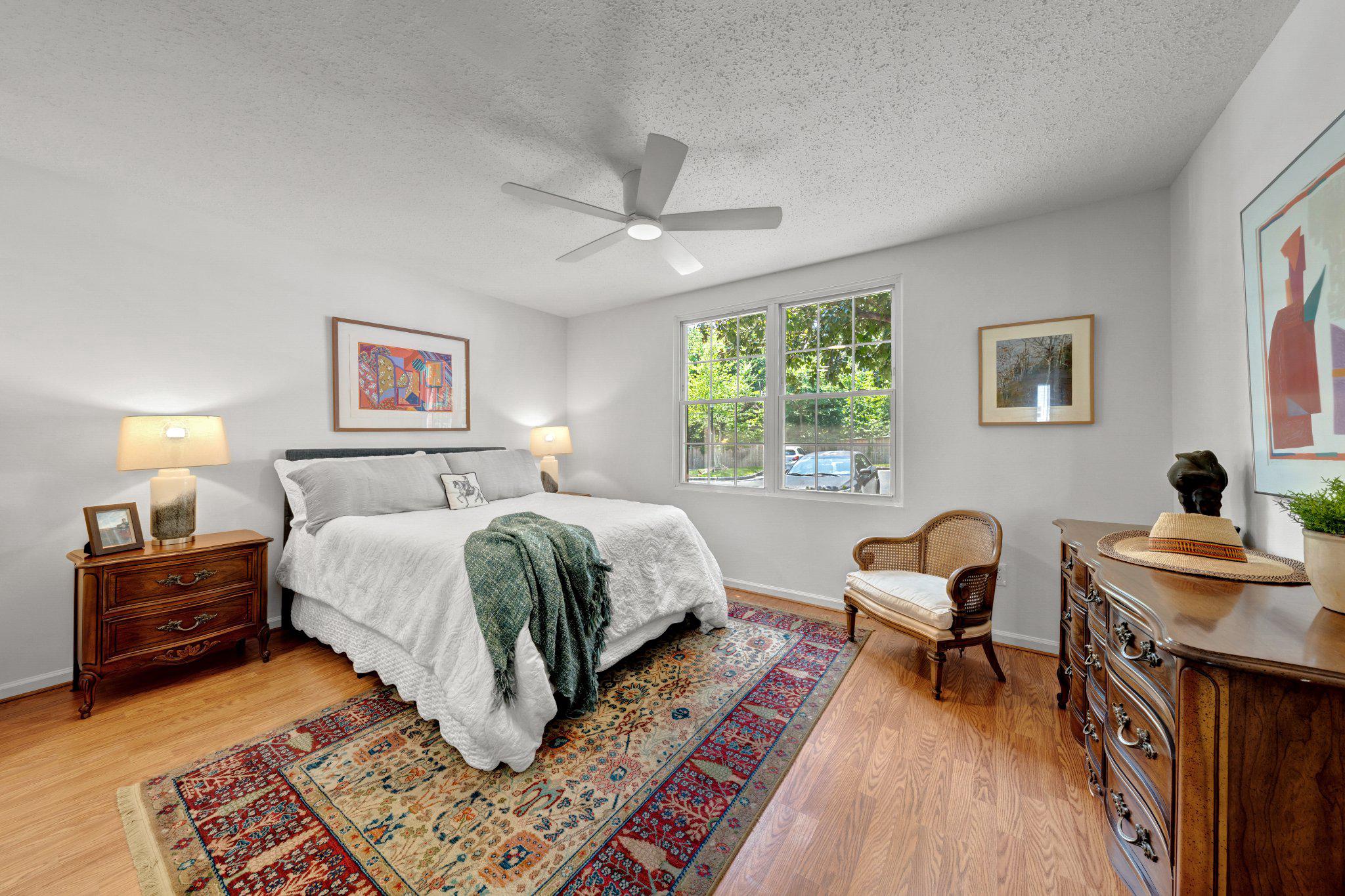 116 PROSPERITY SE Unit: B
