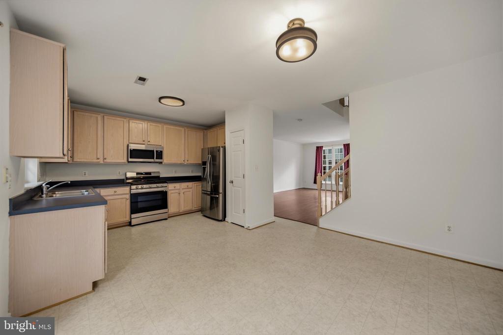25251 DUNVEGAN SQUARE