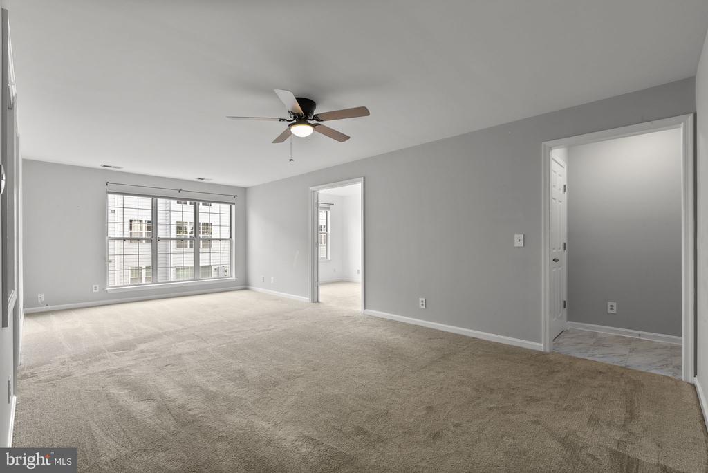 1124 HUNTMASTER TERRACE NE Unit: 201