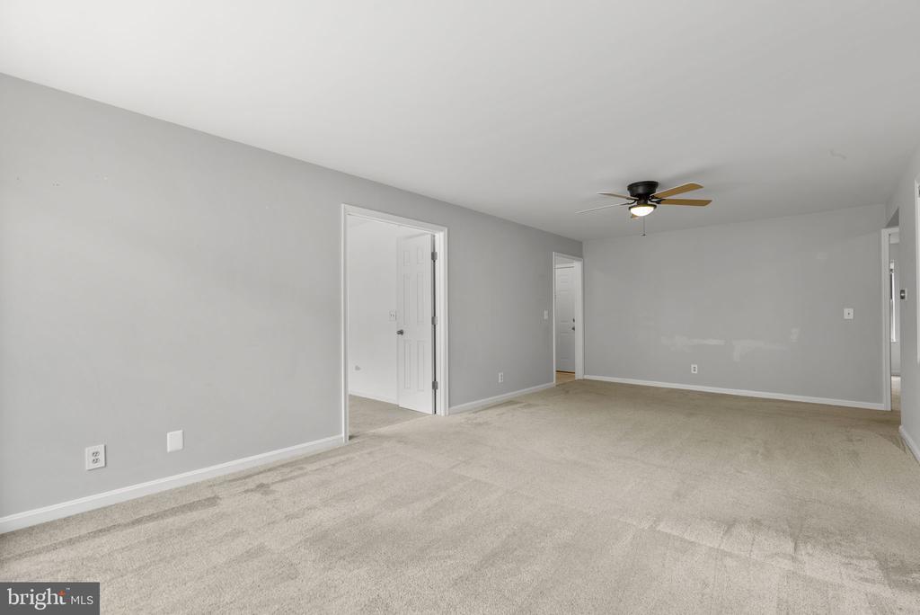 1124 HUNTMASTER TERRACE NE Unit: 201