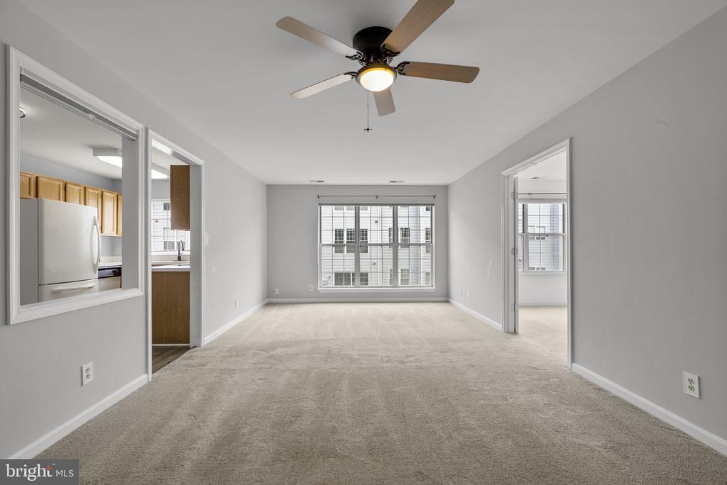 1124 HUNTMASTER TERRACE NE Unit: 201