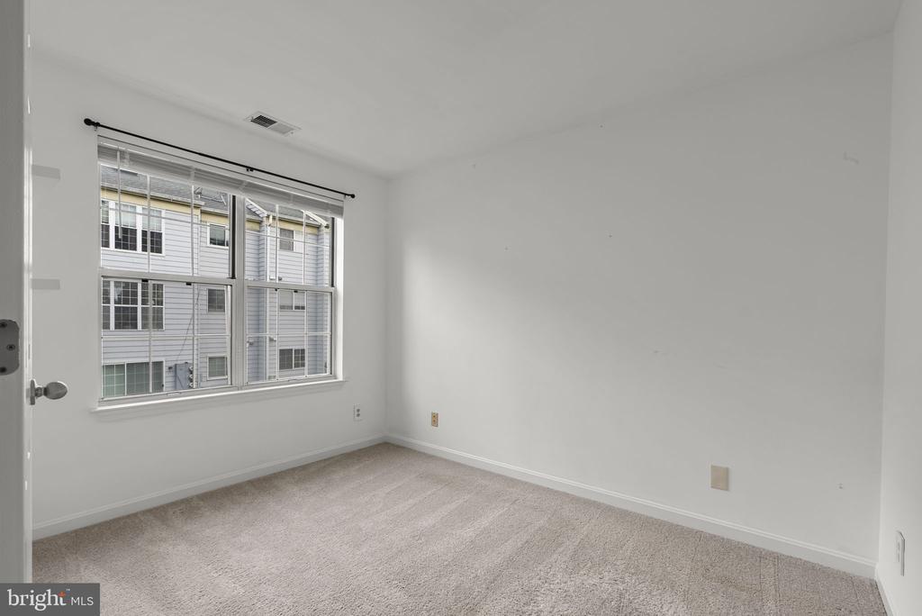 1124 HUNTMASTER TERRACE NE Unit: 201