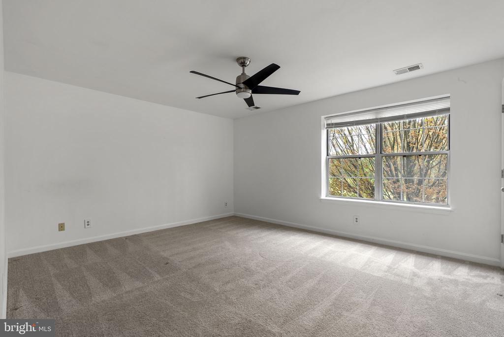 1124 HUNTMASTER TERRACE NE Unit: 201