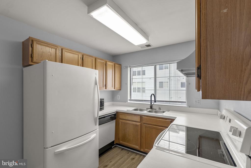 1124 HUNTMASTER TERRACE NE Unit: 201