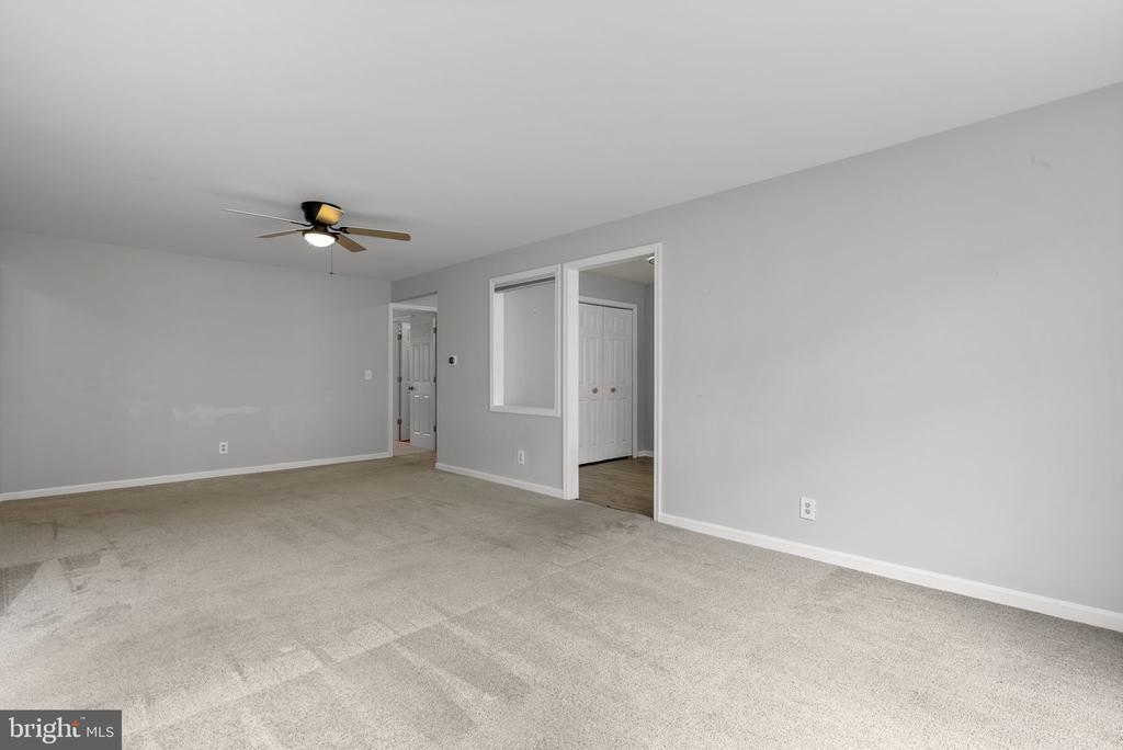 1124 HUNTMASTER TERRACE NE Unit: 201