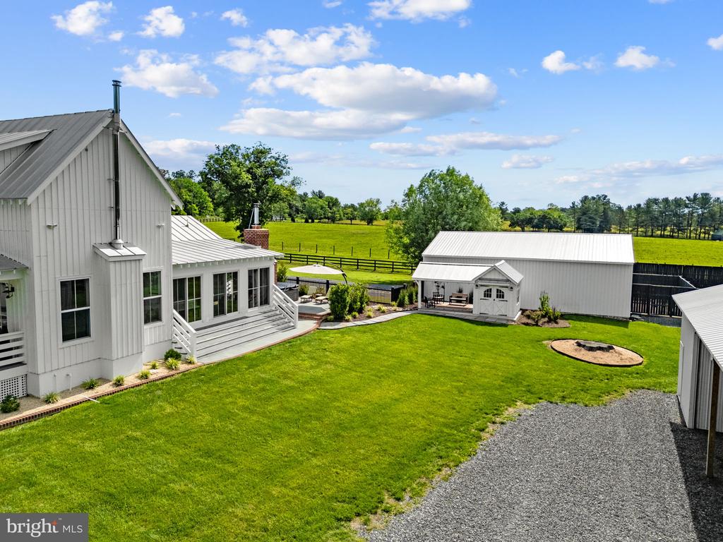 35321 SNAKE HILL ROAD