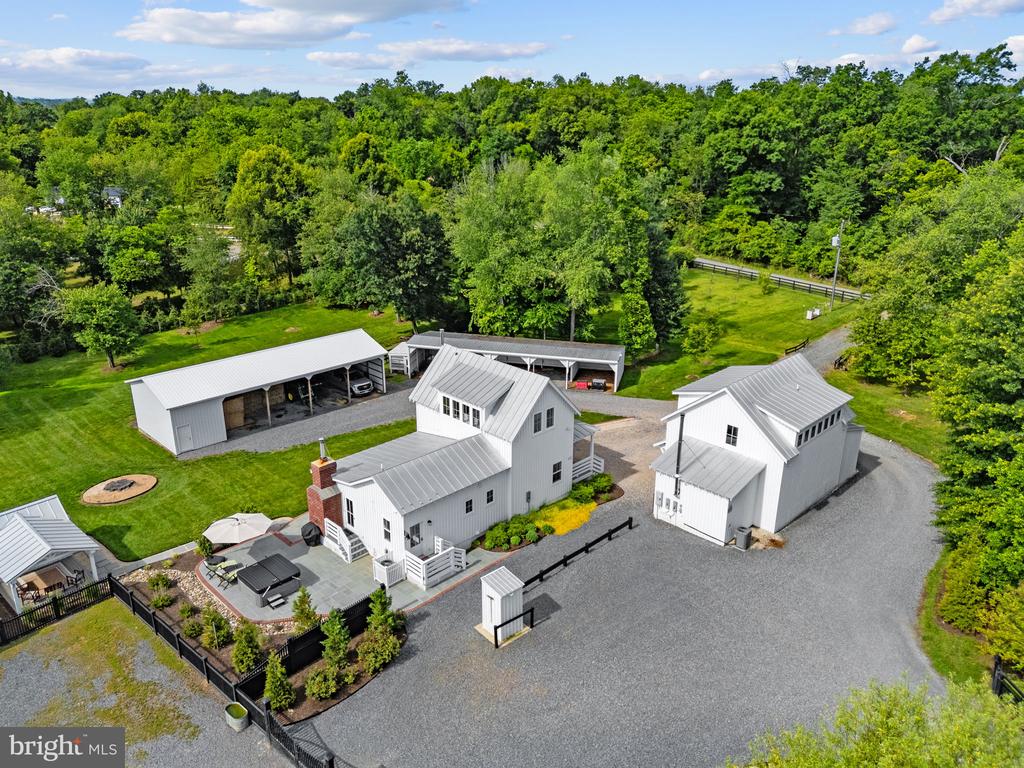 35321 SNAKE HILL ROAD