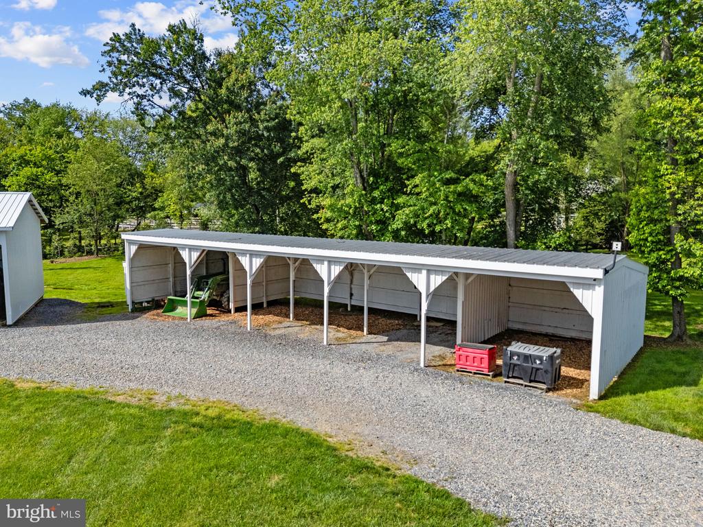 35321 SNAKE HILL ROAD